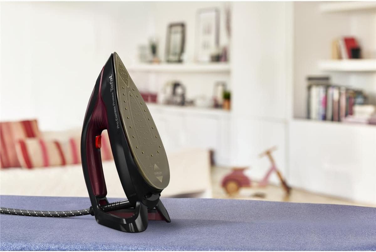 Tefal Pro Express Protect Gv9230 Buhar Kazanlı Ütü Görseli