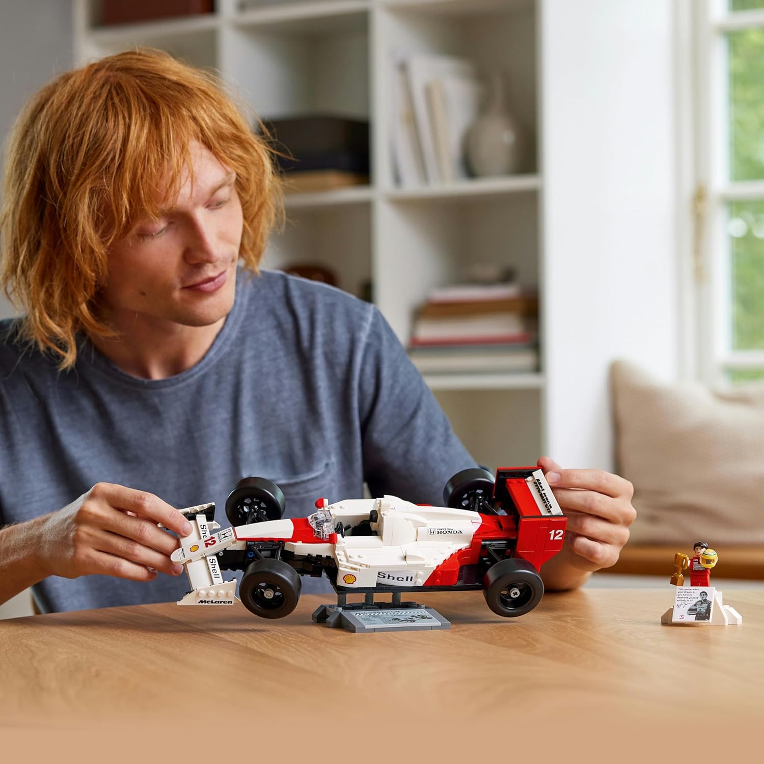 Lego 10330 Icons Mclaren Mp4/4 Ve Ayrton Senna Görseli