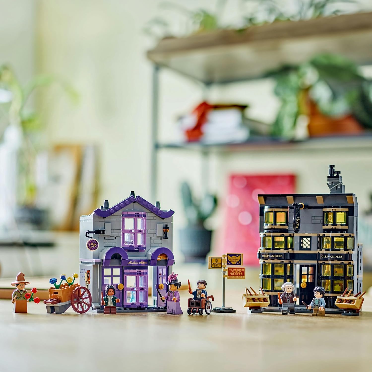 Lego 76439 Harry Potter Ollivanders Ve Madam Malkin'in Cübbe Dükkanı Görseli