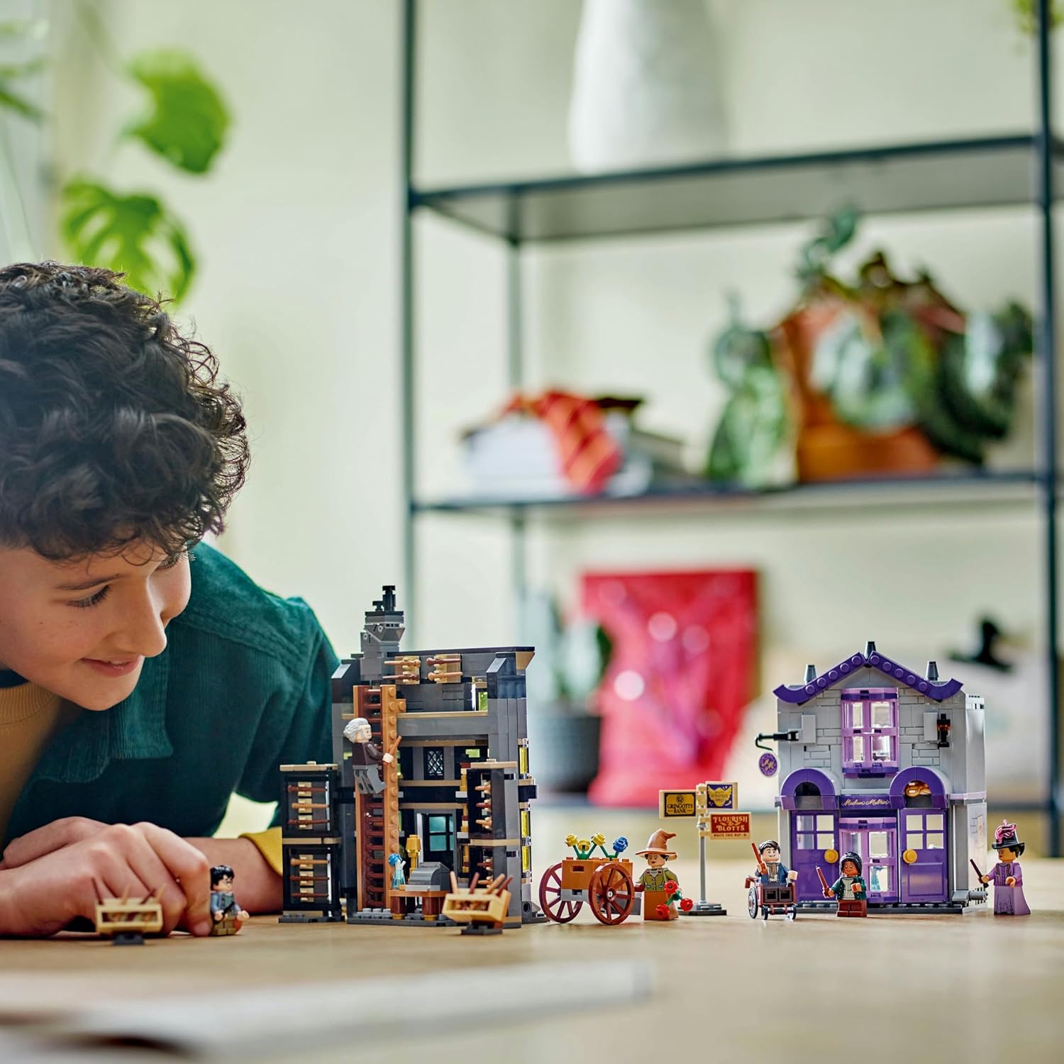 Lego 76439 Harry Potter Ollivanders Ve Madam Malkin'in Cübbe Dükkanı Görseli