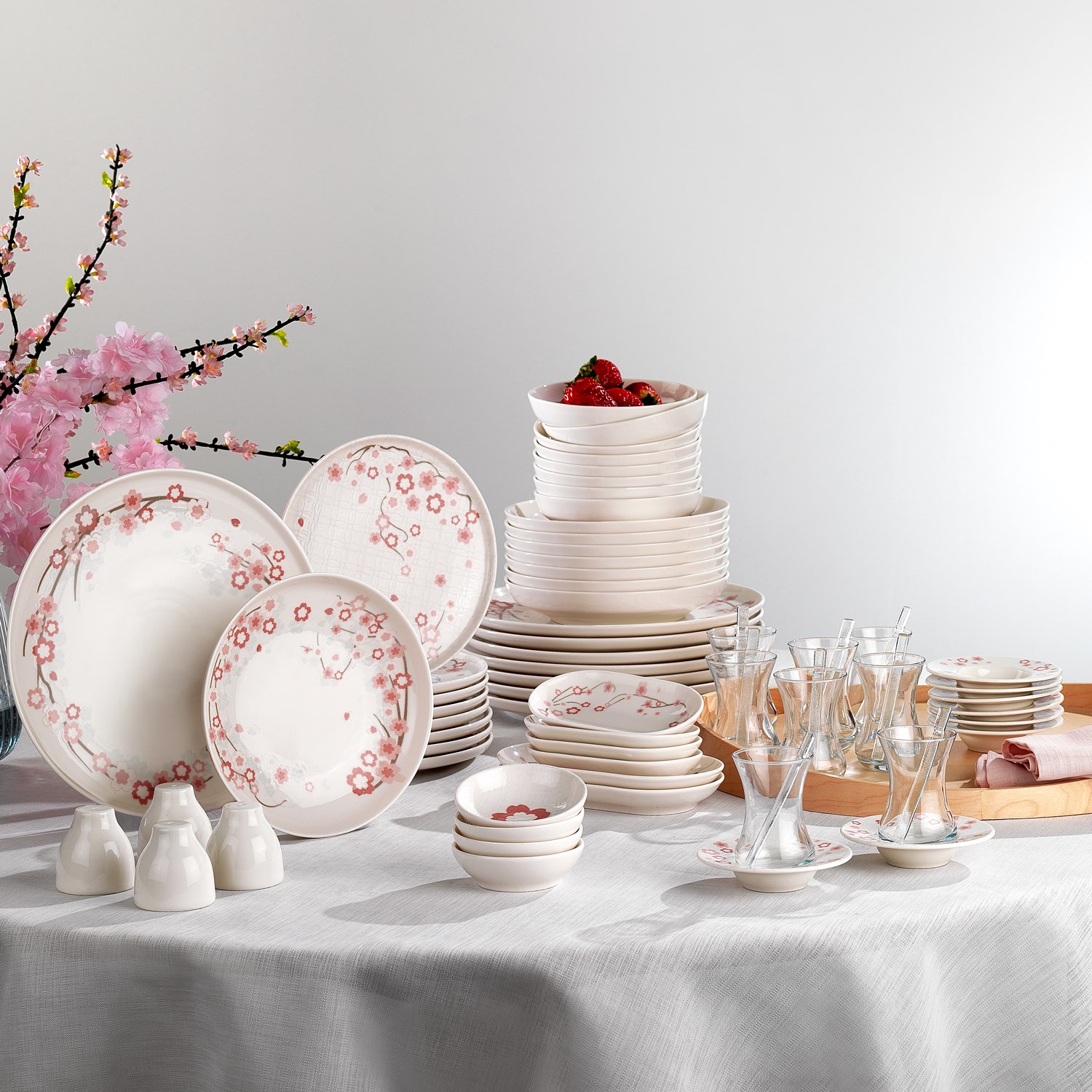 Schafer Sakura 8 Kişilik Yemek Takımı 70 Parça+8 parça Pure Bardak Takımı